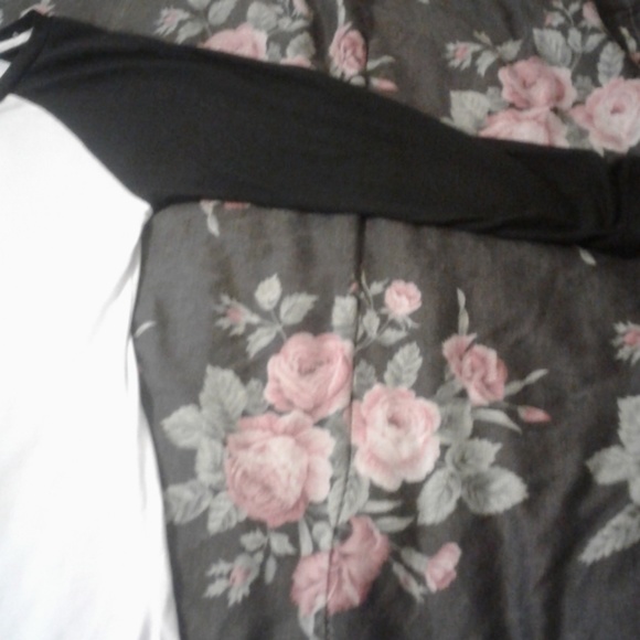 Girls Disney shirt - Picture 5 of 6